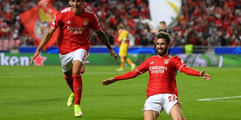 Đánh giá lực lượng của Benfica vs Barcelona